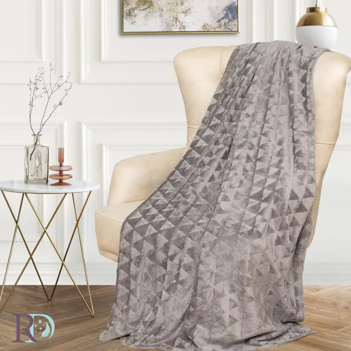 Одеяло Триъгълници сиво - 1504 - Одеяло Триъгълници сиво - 1504
